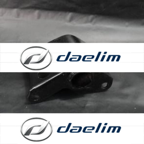 Genuine Front Engine Hanger Bracket Daelim Vl125 Vs125 Vm125