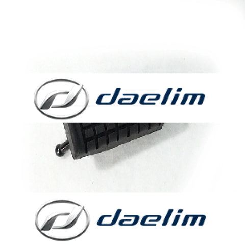 Genuine Left Front Driver Foot Peg Daelim Vj125 Vjf125